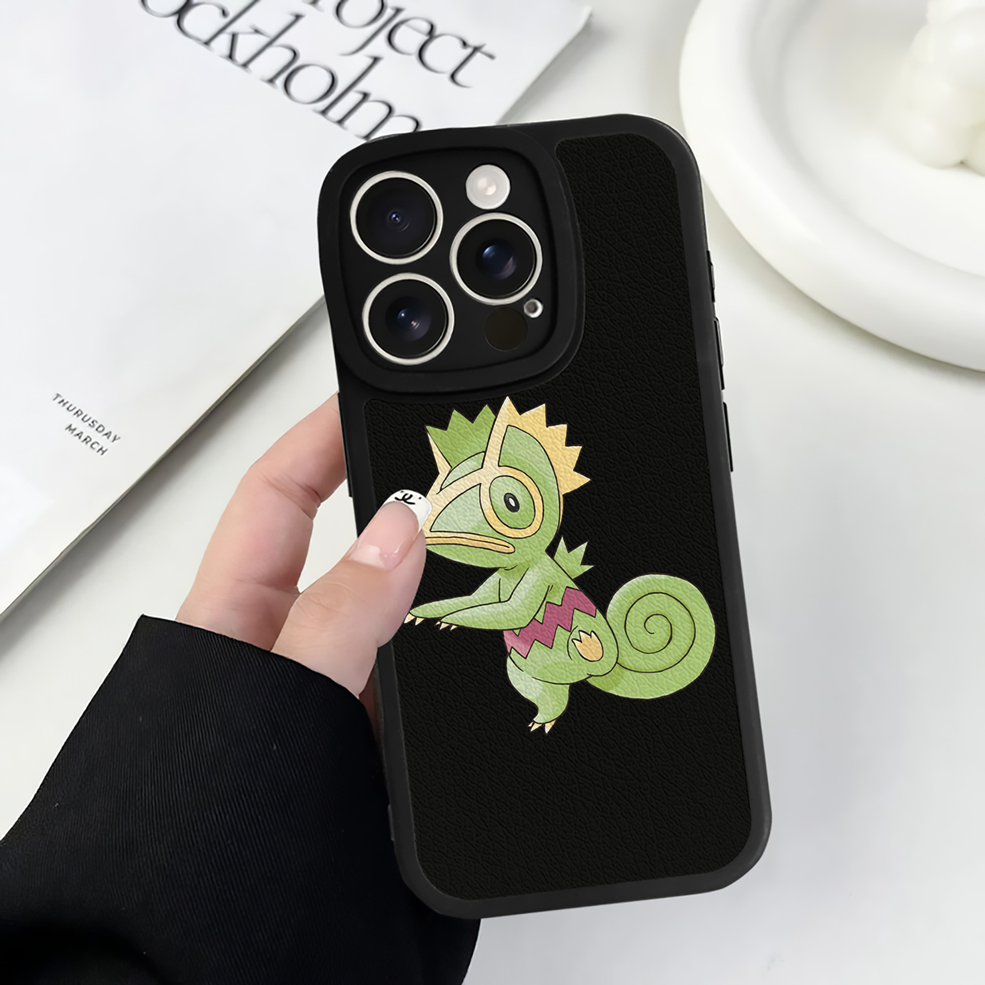 （画像用） ポケットモンスター Pokémon 【iPhone 16シリーズ対応】シリコンスマホケース（レザー調） 材質：シリコン
